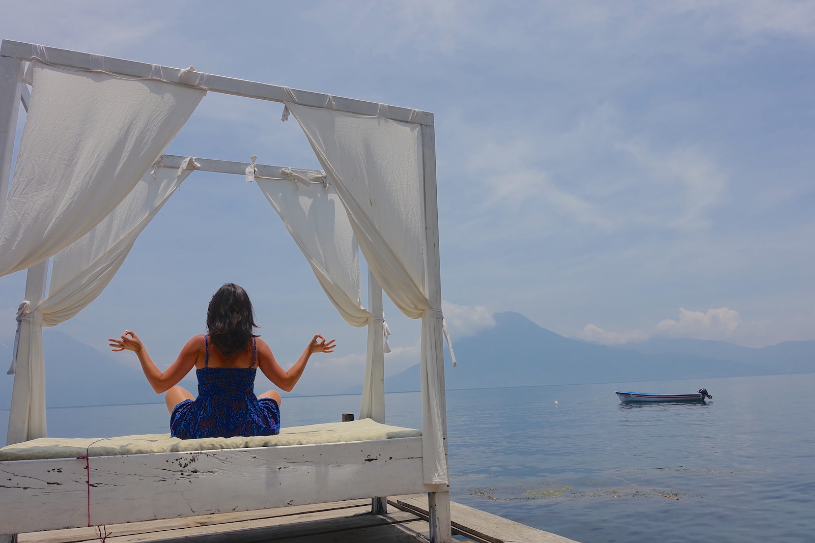 casa rosa hotel bed in santa cruz lake atitlan