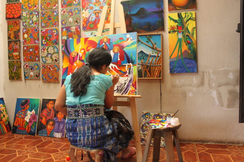 guatemala-lady-painting